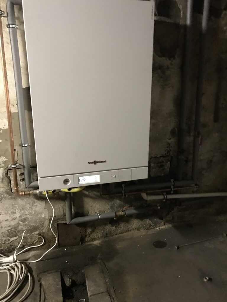 Kocioł gazowy Viessmann Vitodens 111-W Katowice INVESTWORK